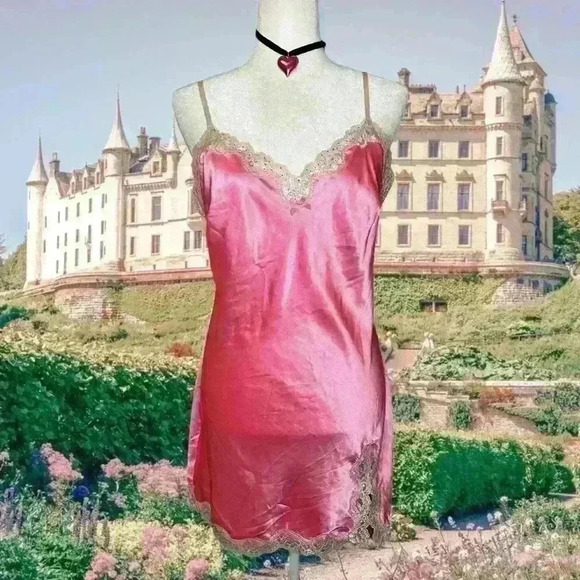 Y2k 2012 Shimmery Pink Victoria’s Secret Slip Size Large - Picture 1 of 9